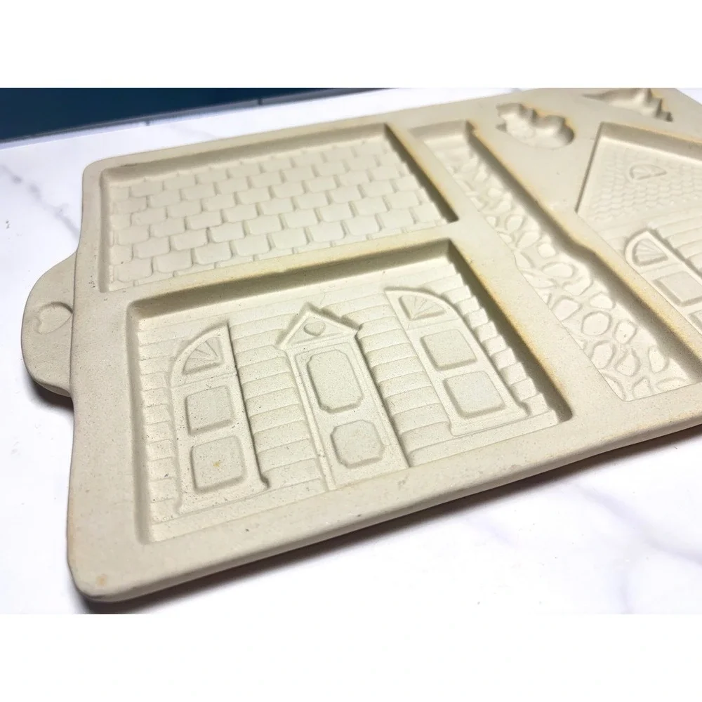 Pampered Chef Gingerbread House Stoneware Mold 1992 Vintage Holiday Baking Pan